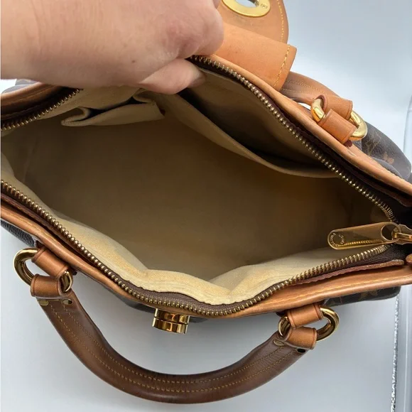 Louis Vuitton monogram boetie mm hand bag with LV dust bag - Picture 10 of 17